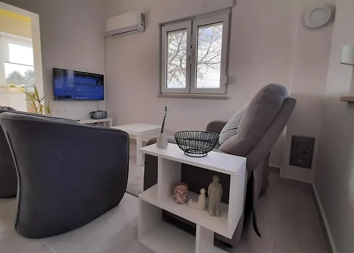 House Romi Дом отдыха